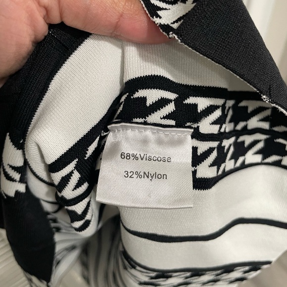 NWT Aleeza Paris Houndstooth Pleated Skater Skirt (read description) - Picture 9 of 13